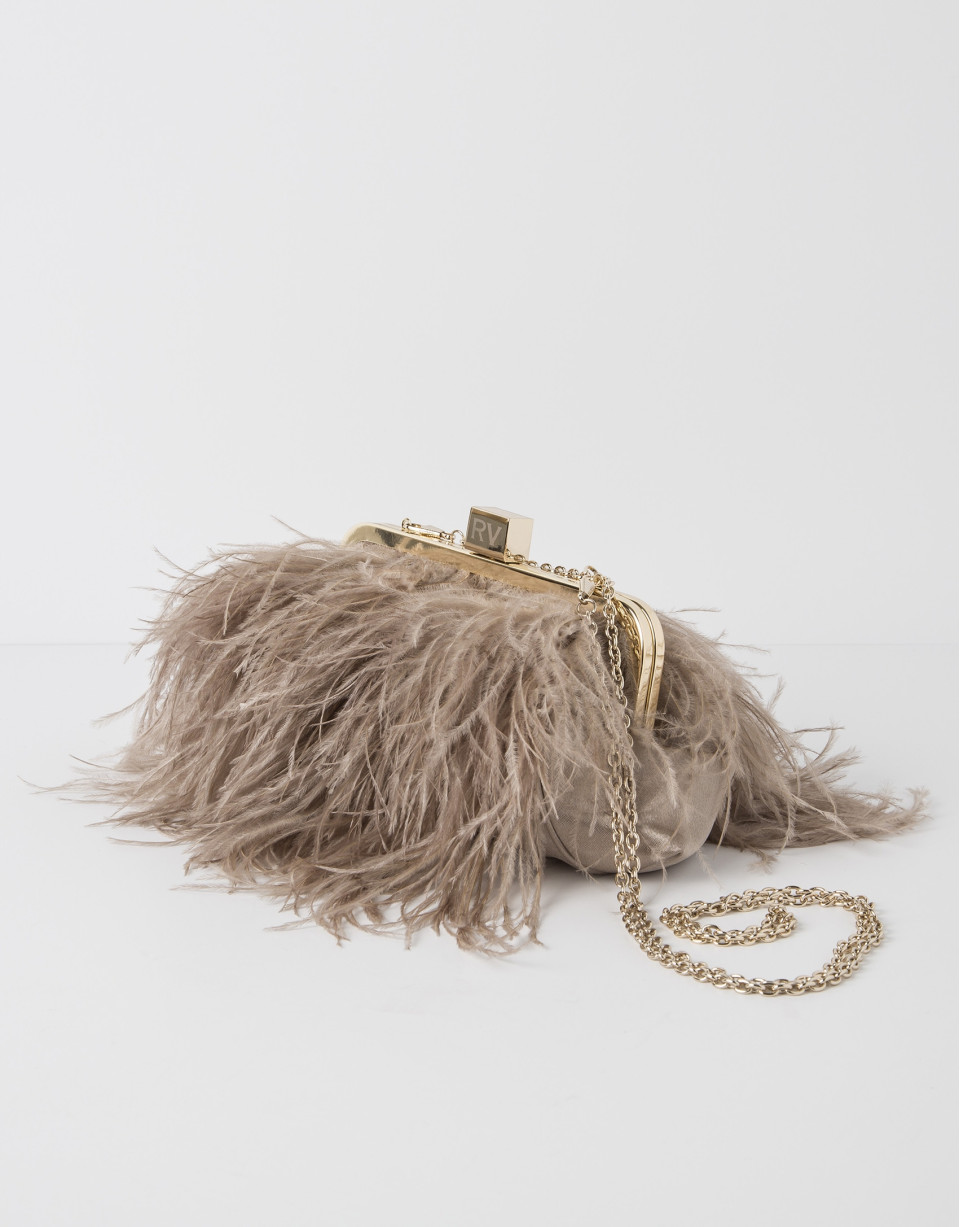 Clutch plumas