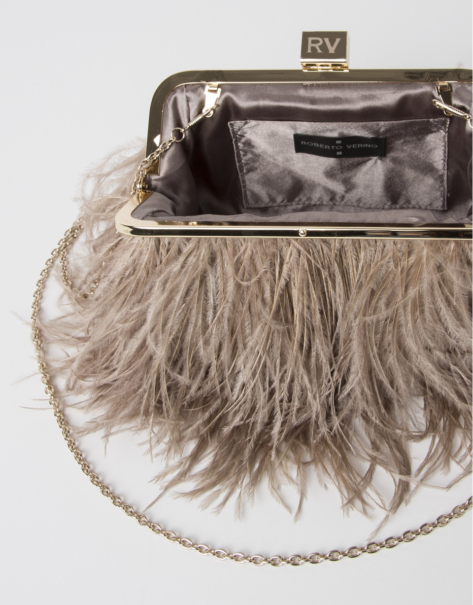Clutch plumas