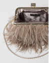 Clutch plumas
