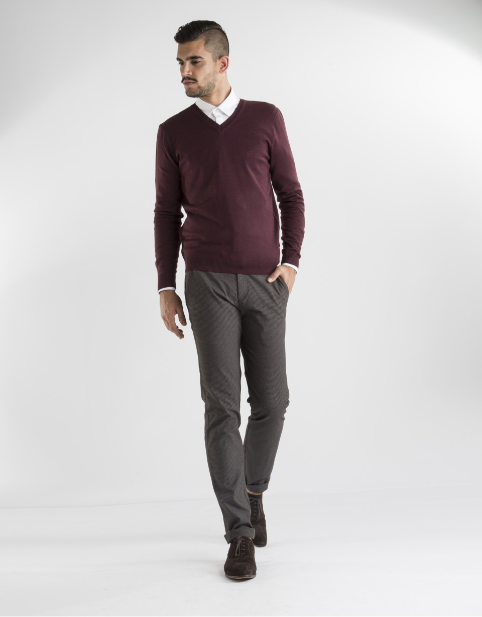 Burgundy basic knit sweater 