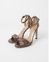 Sandalia ATLANTA piel ocre.