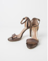 Sandalia ATLANTA piel ocre.