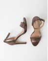 Sandalia ATLANTA piel ocre.