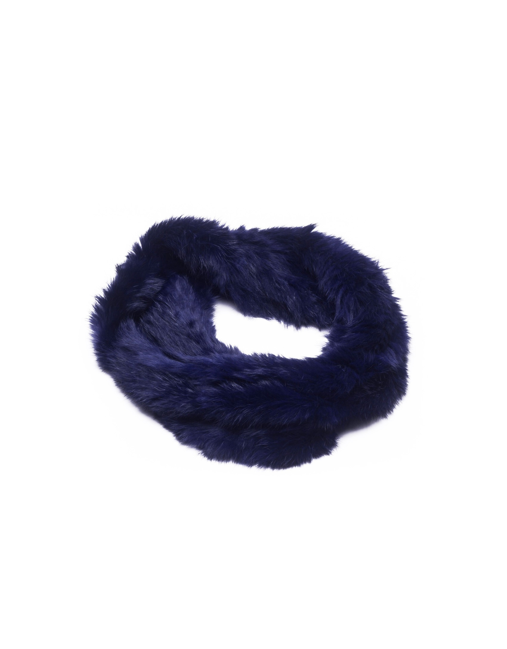 Cuello de pelo de conejo en azul marino
