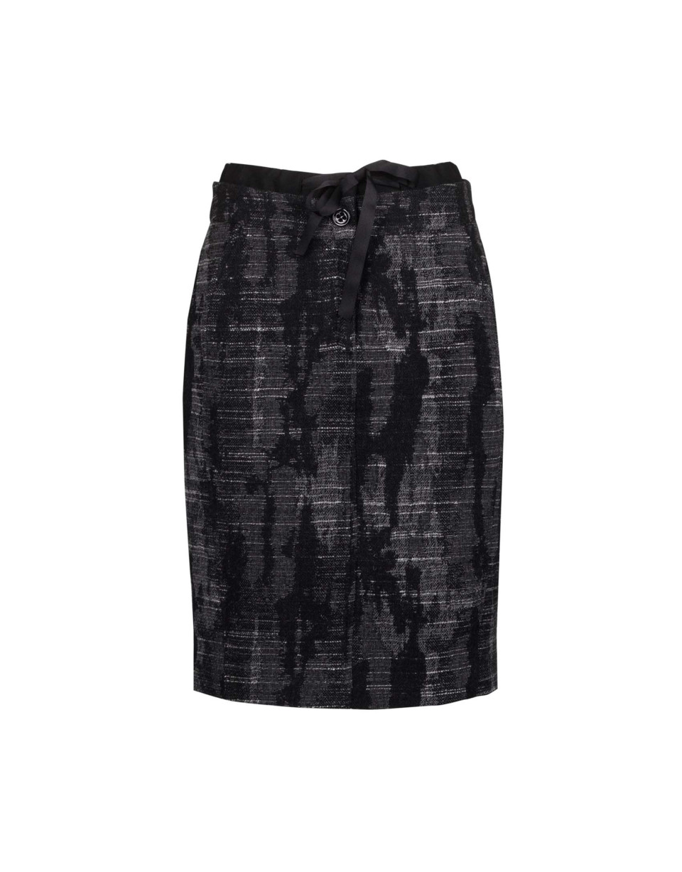 Skirt in geometric motif pattern