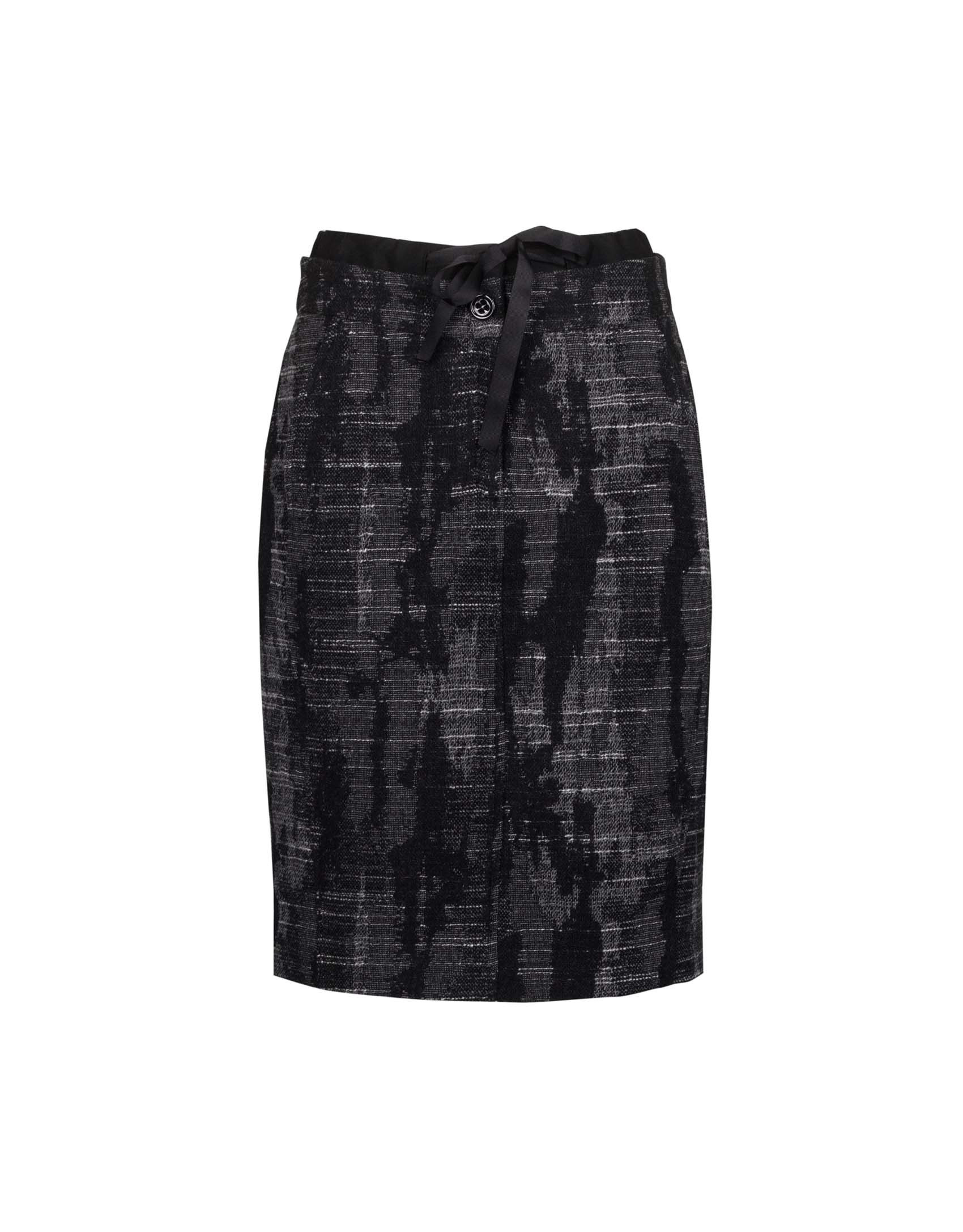 Skirt in geometric motif pattern