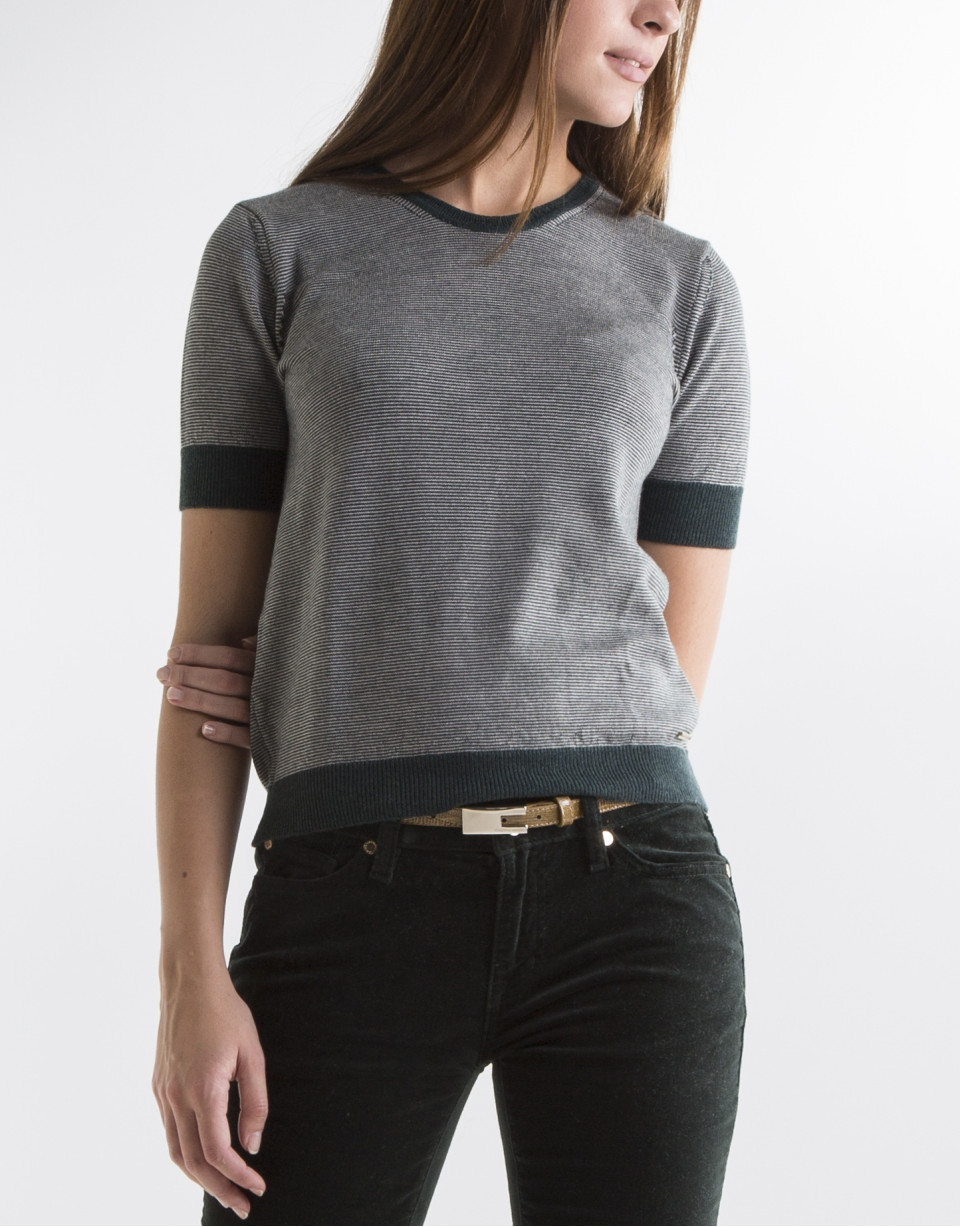 Green short sleeve sweater