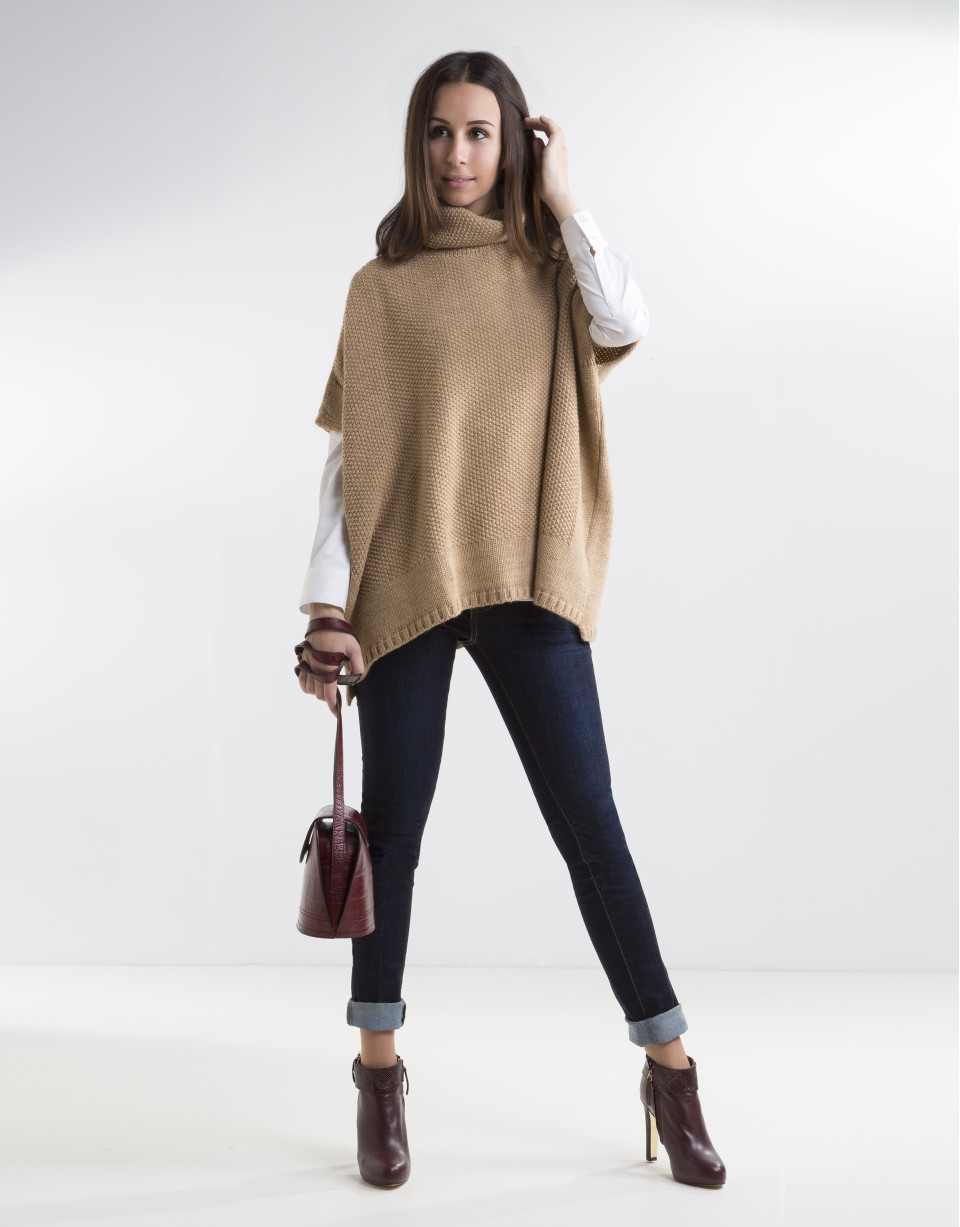 Beige poncho with collar 