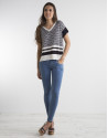 Jersey cuello pico azul/blanco