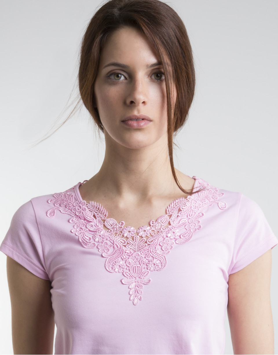 Camiseta crochet rosa