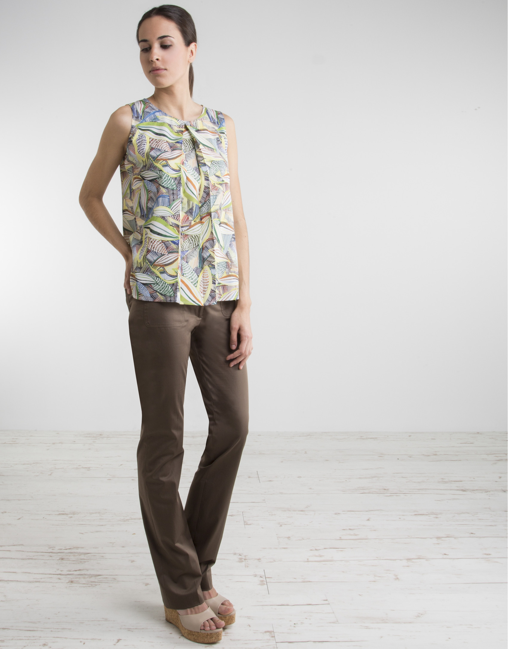 Top estampado floral pliegues