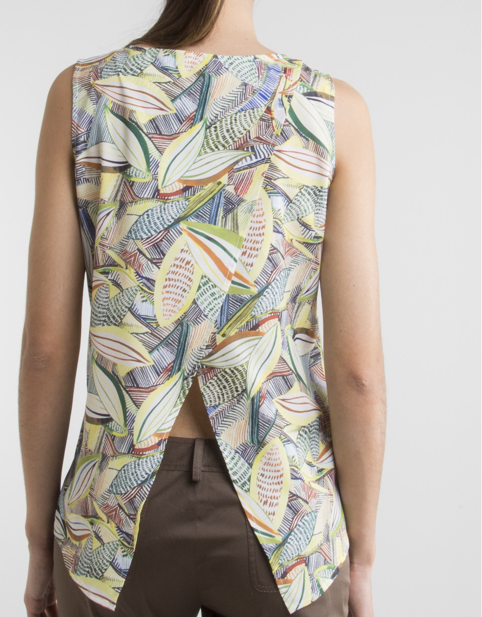 Top estampado floral pliegues