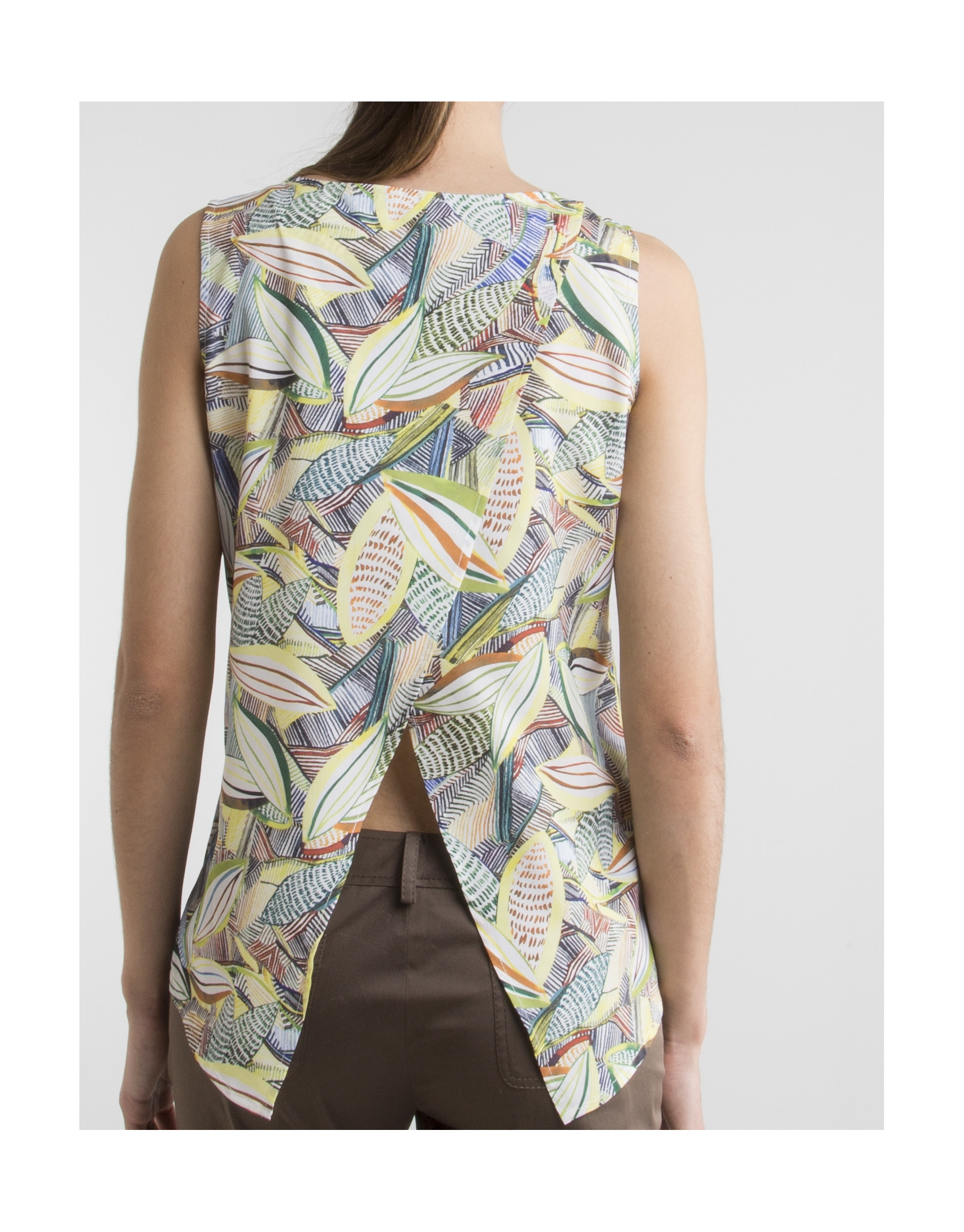 Top estampado floral pliegues