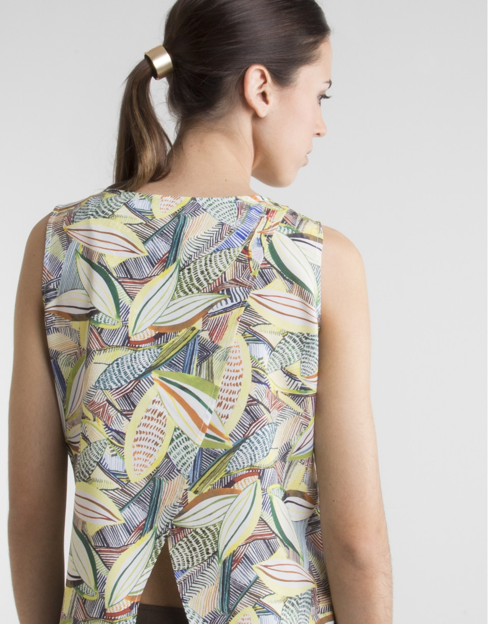 Top estampado floral pliegues