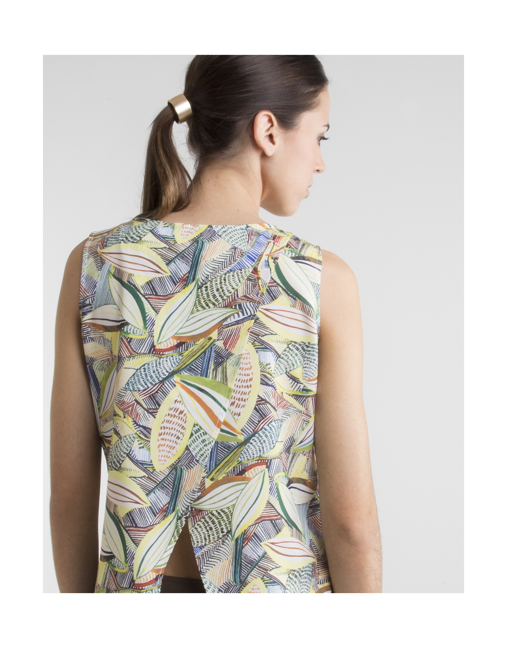Top estampado floral pliegues