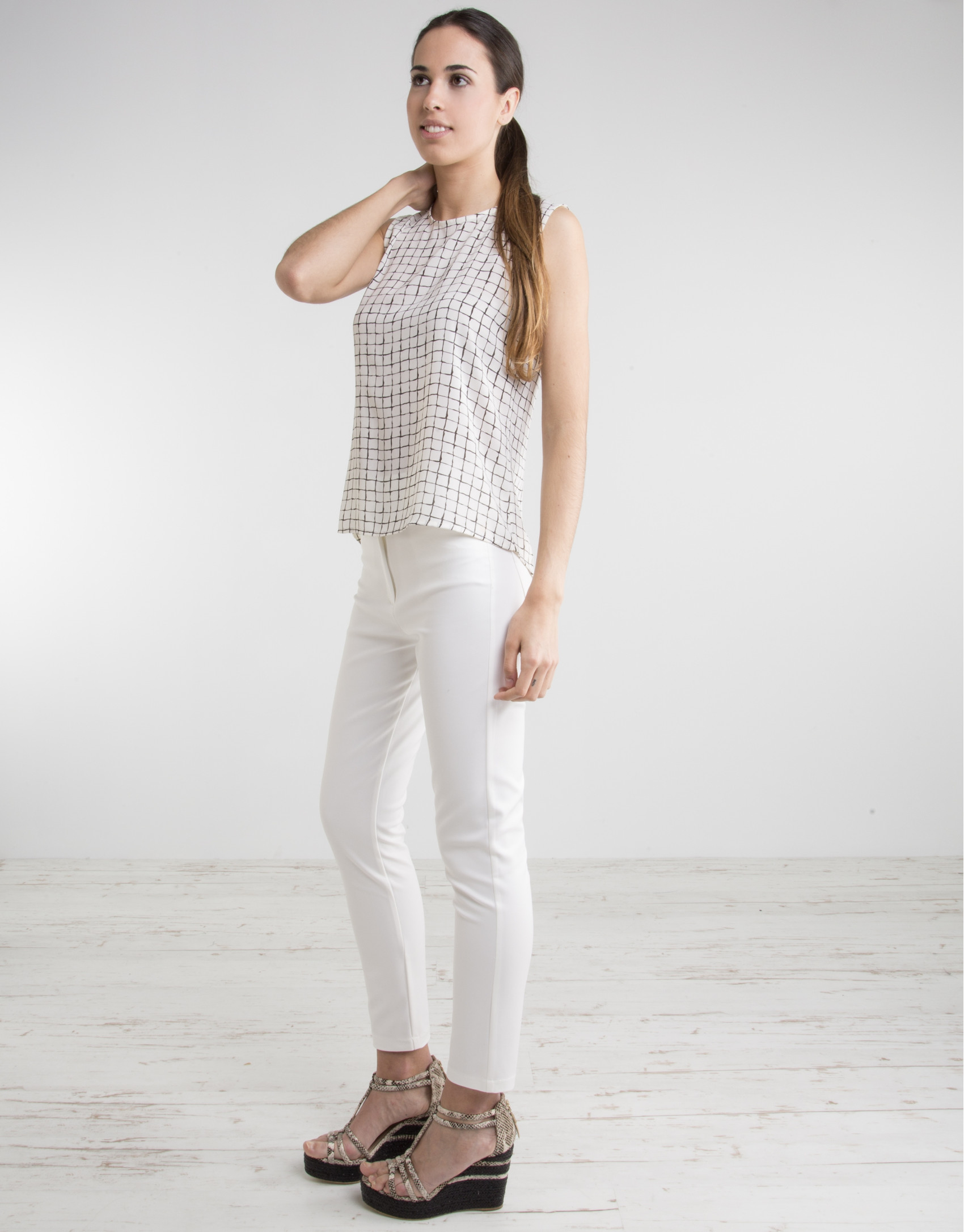 Top cuadros blanco