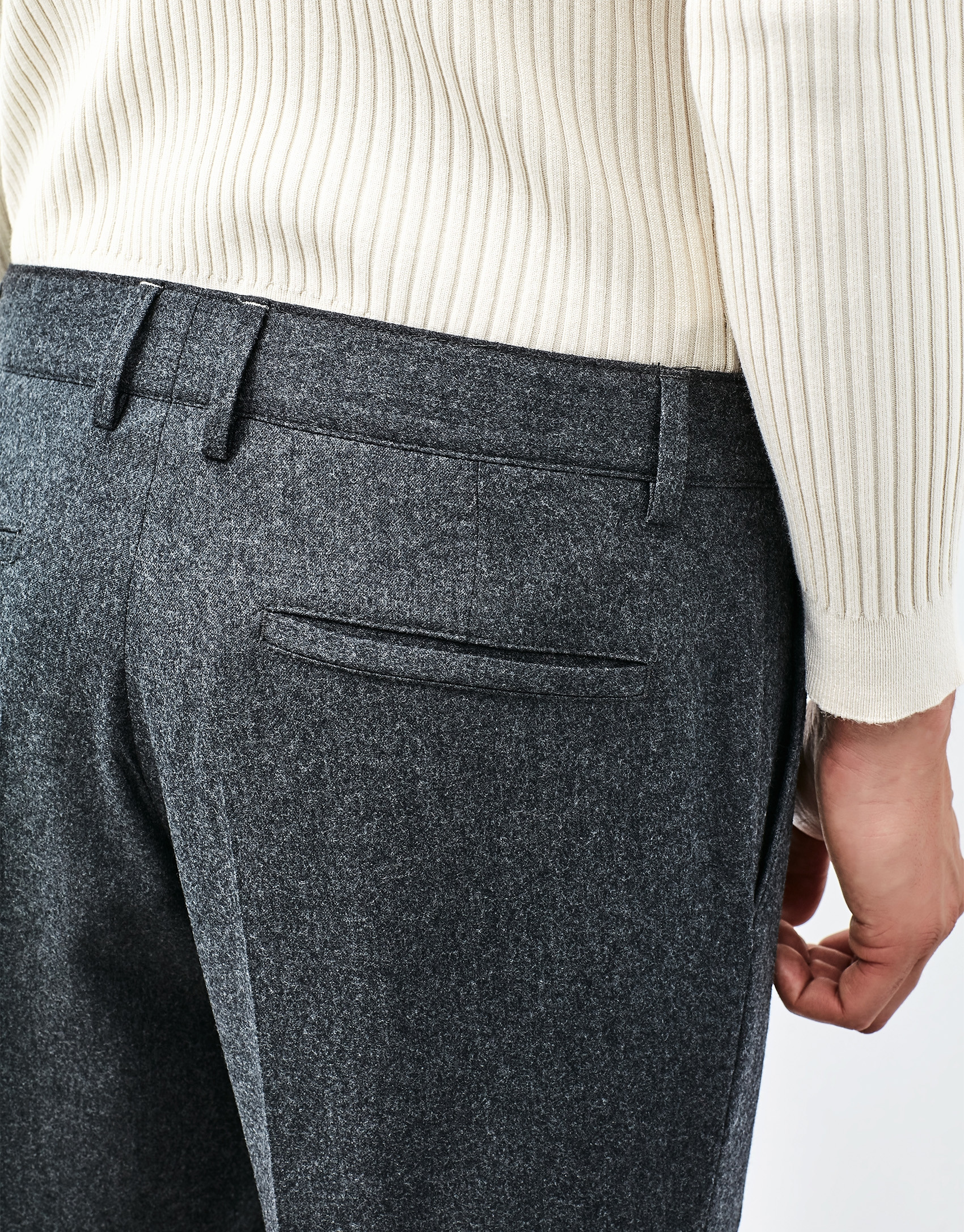 Pantalón franela gris