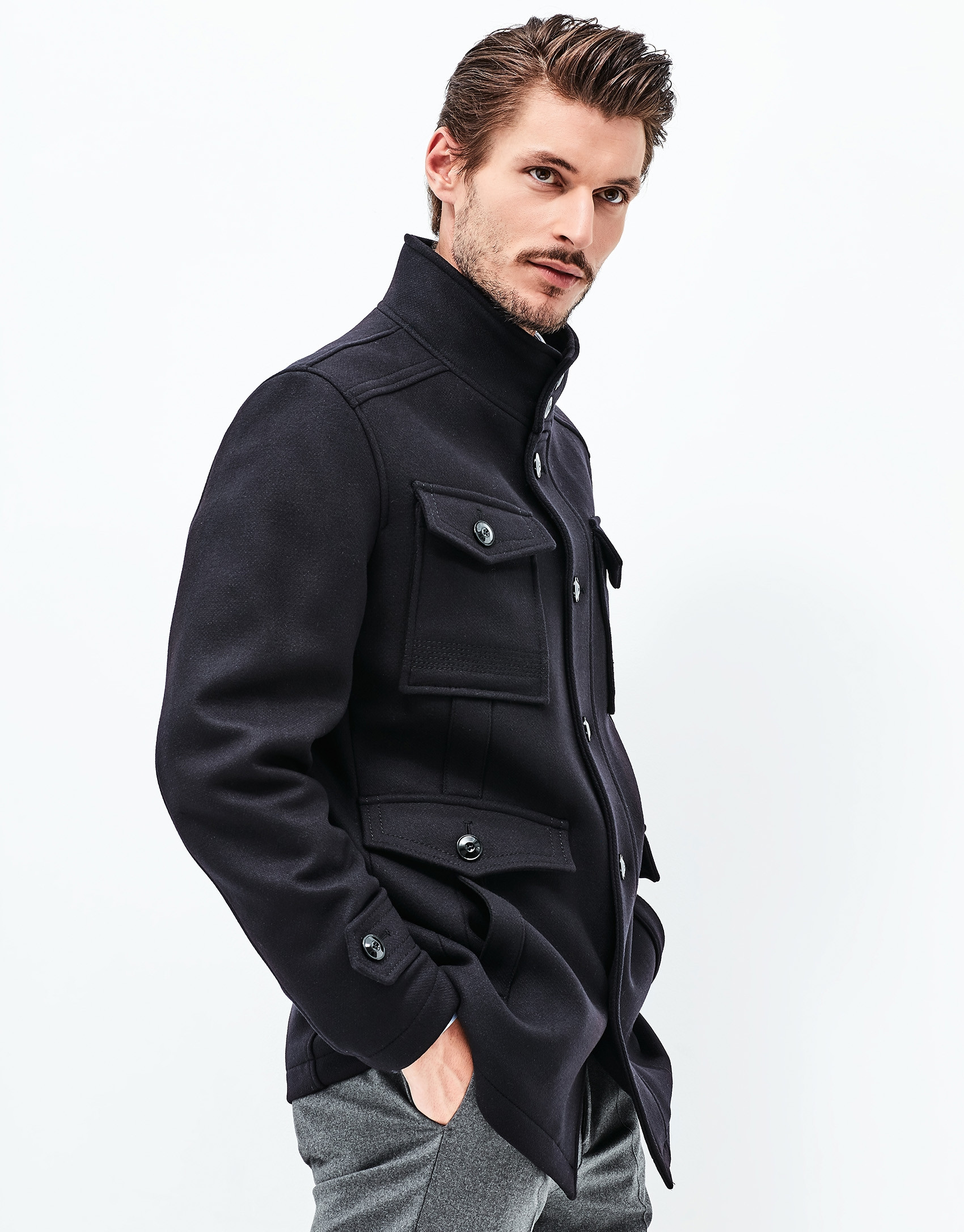 Blue cloth three-quarter jacket