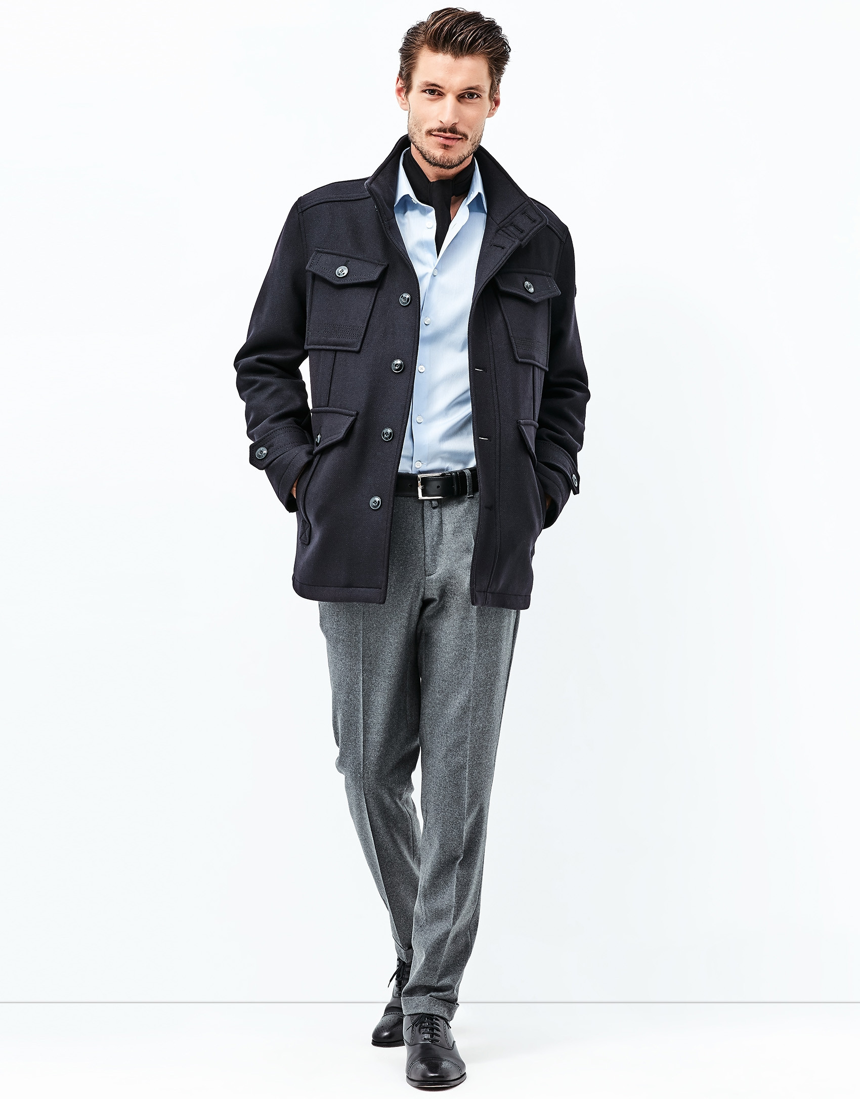 Blue cloth three-quarter jacket