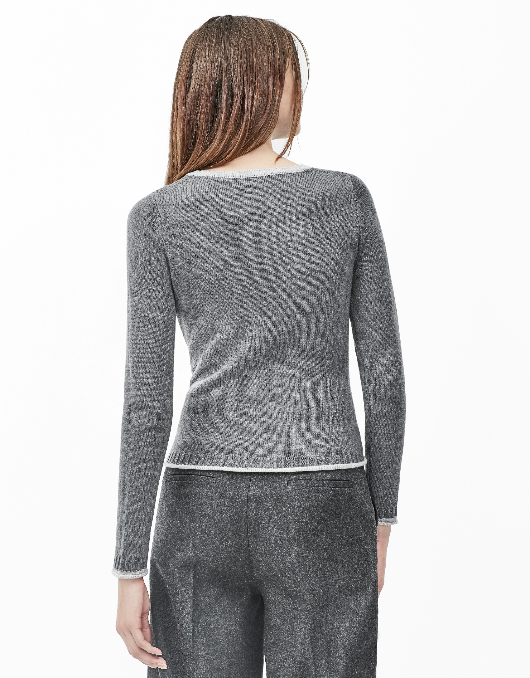 Grey sweater with pockets