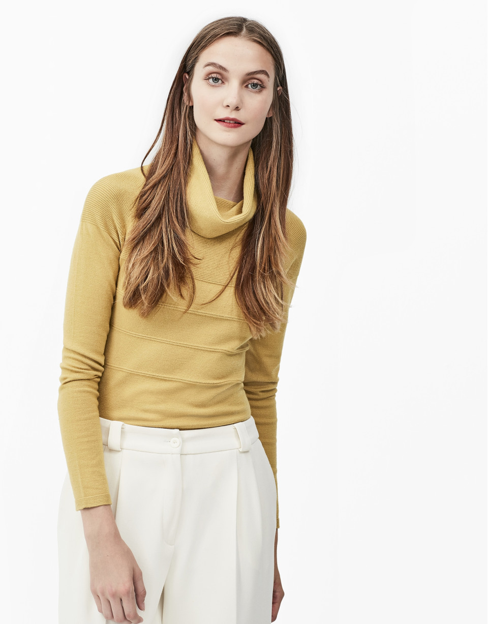 Light green turtle neck sweater