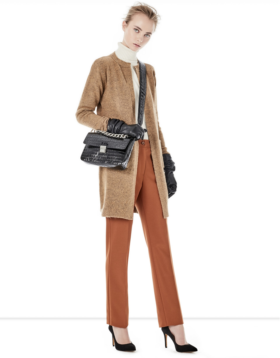Chaqueta larga bolsillos beige