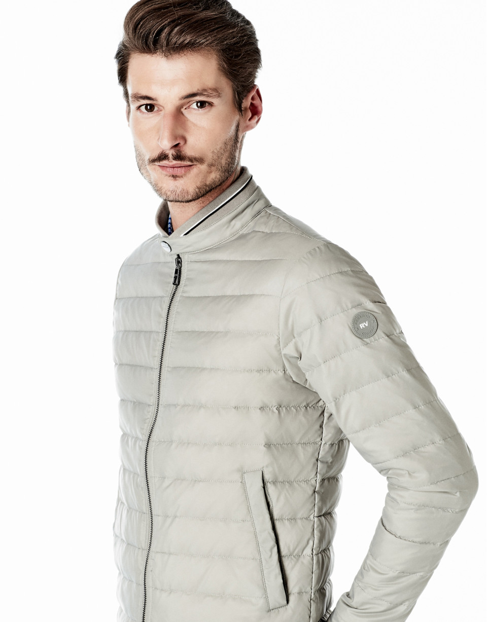 Beige quilted windbreaker