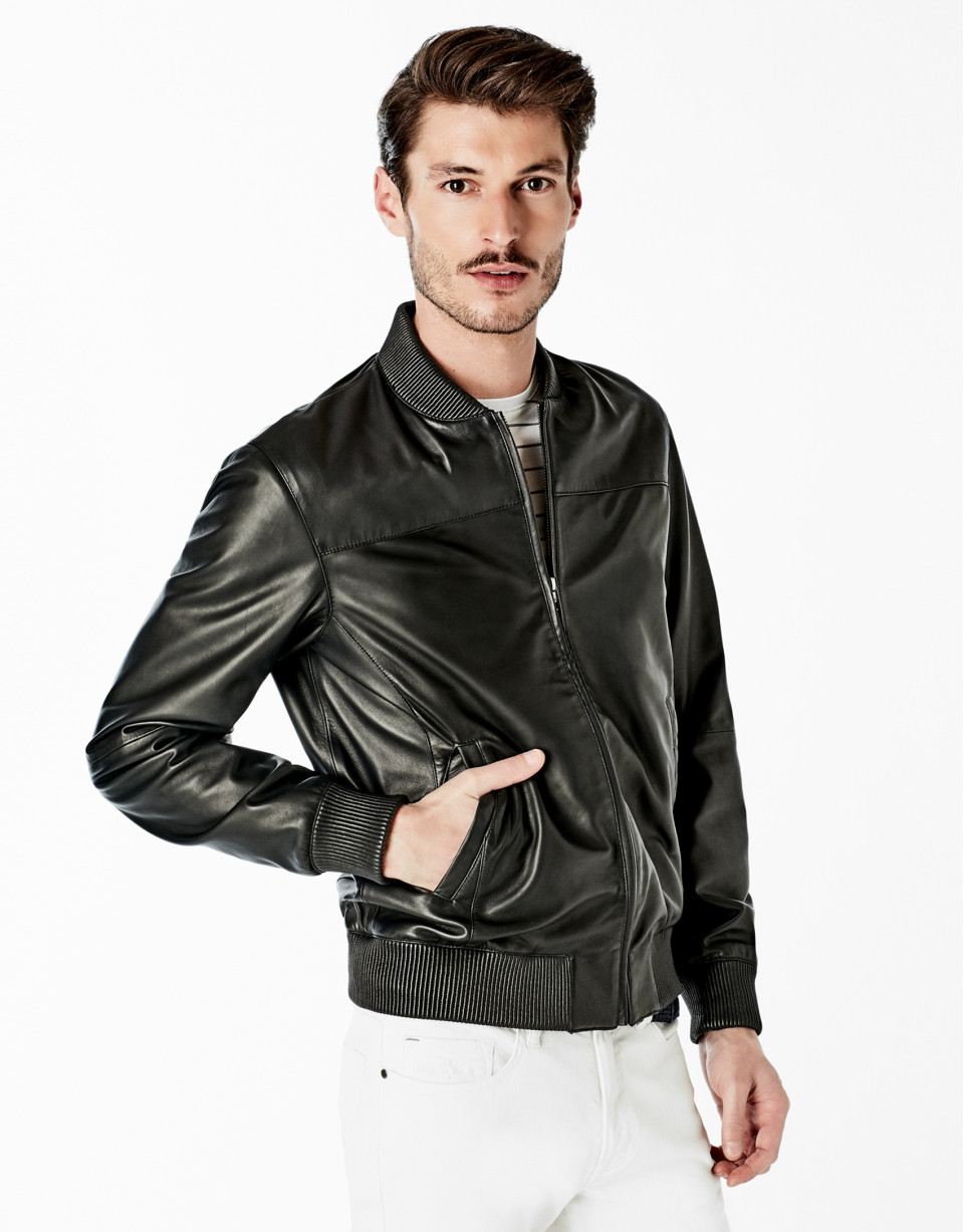 Cazadora de piel bomber negra