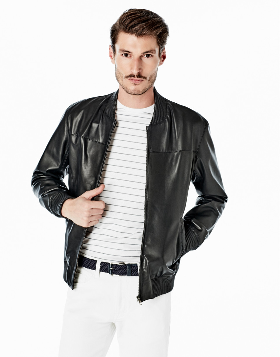 Cazadora de piel bomber negra