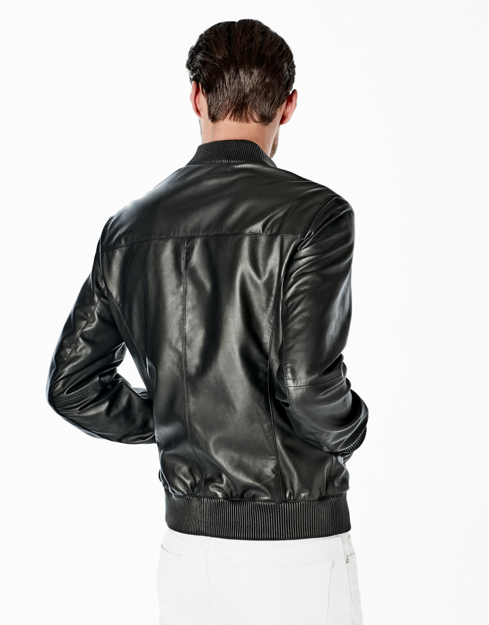 Cazadora de piel bomber negra