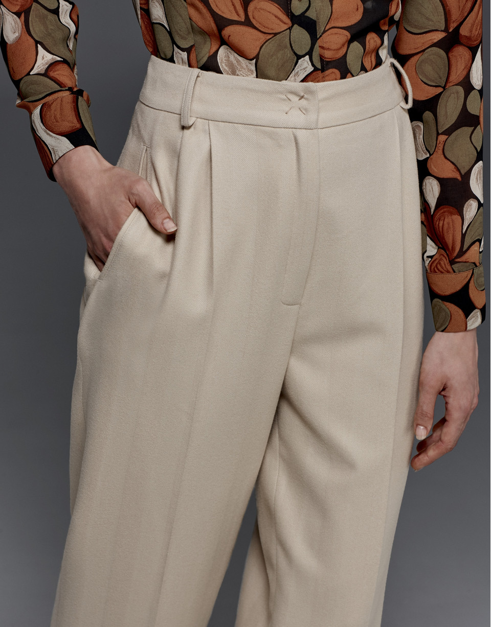 Grey herringbone pants with darts