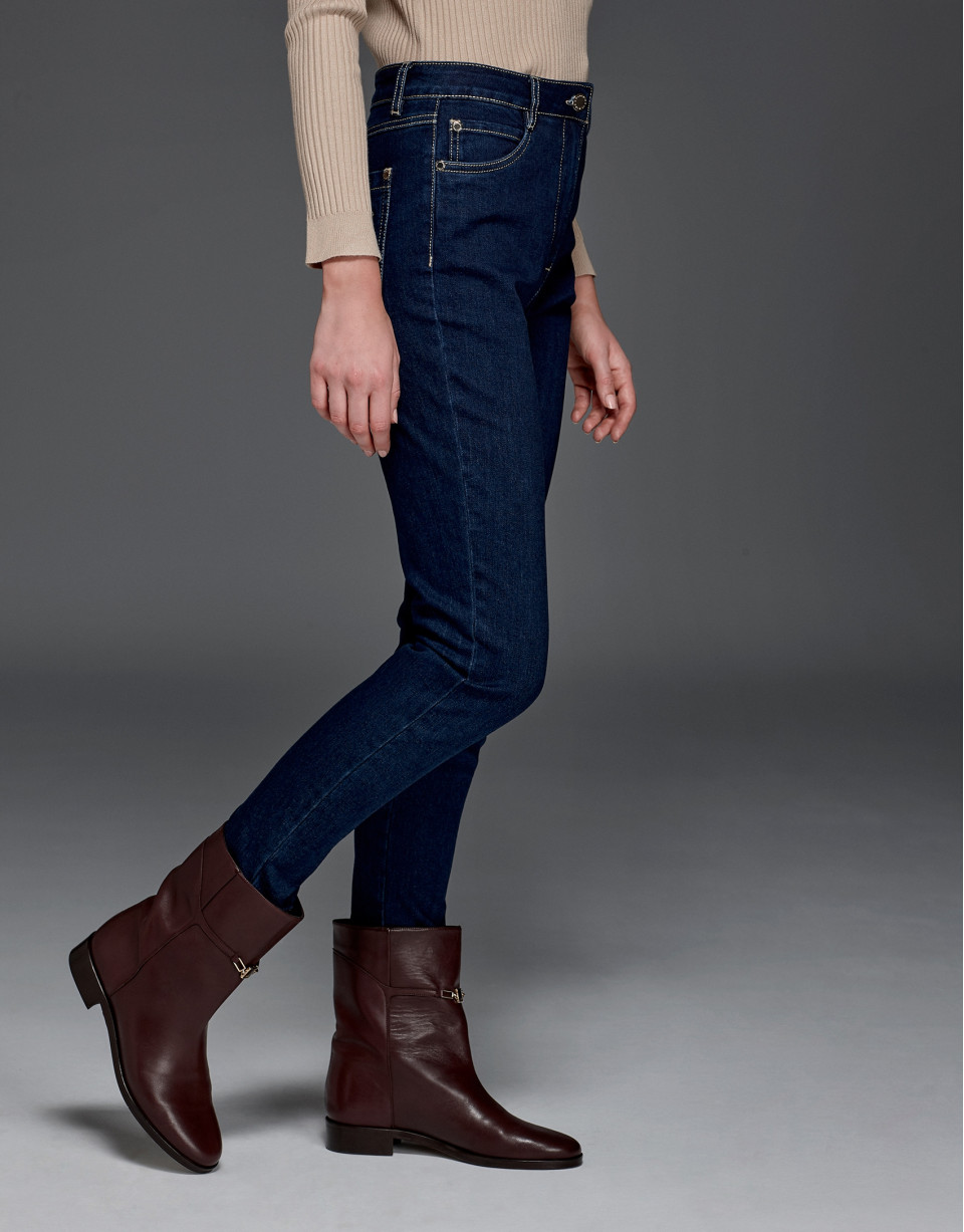 Tapered jeans