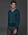 Green wool sweater with V neck