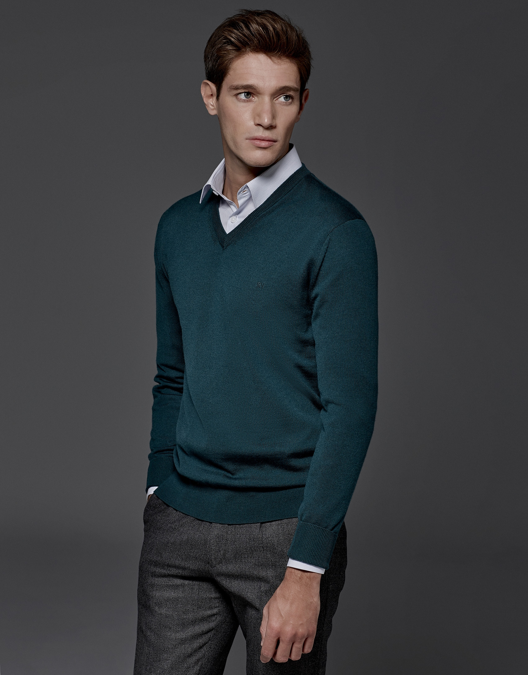 Green wool sweater with V neck