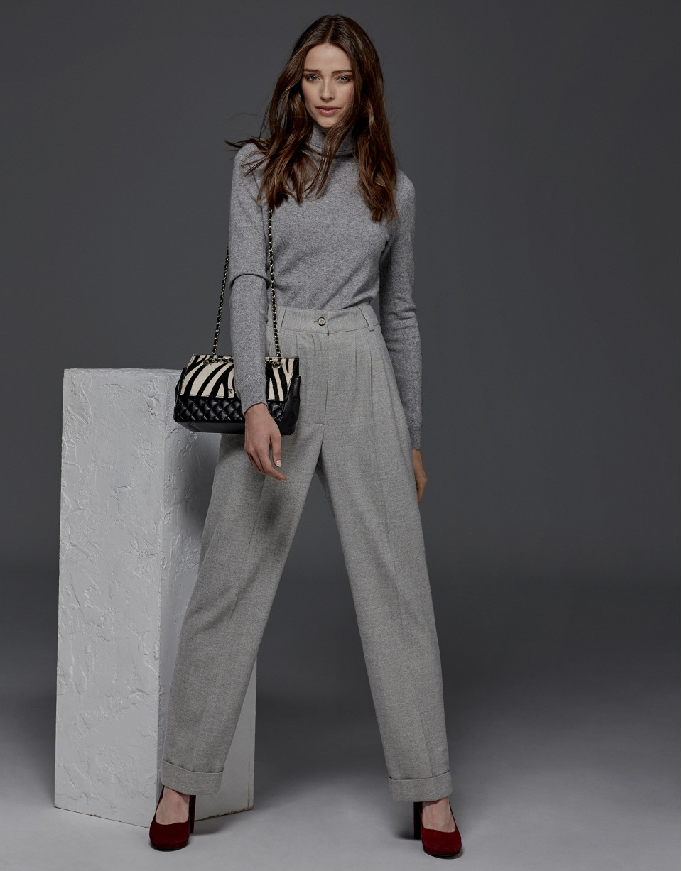 Beige herringbone pants with darts