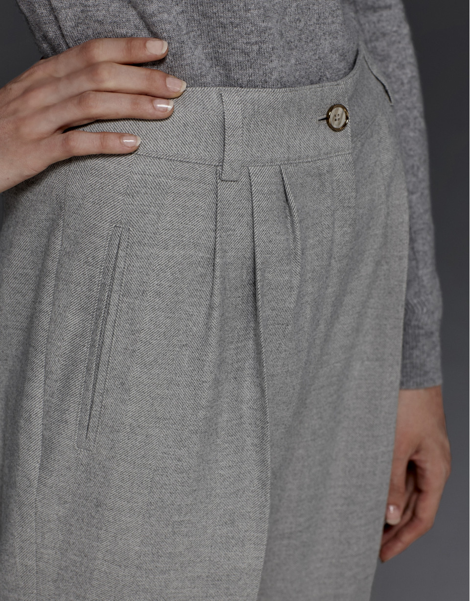 Beige herringbone pants with darts