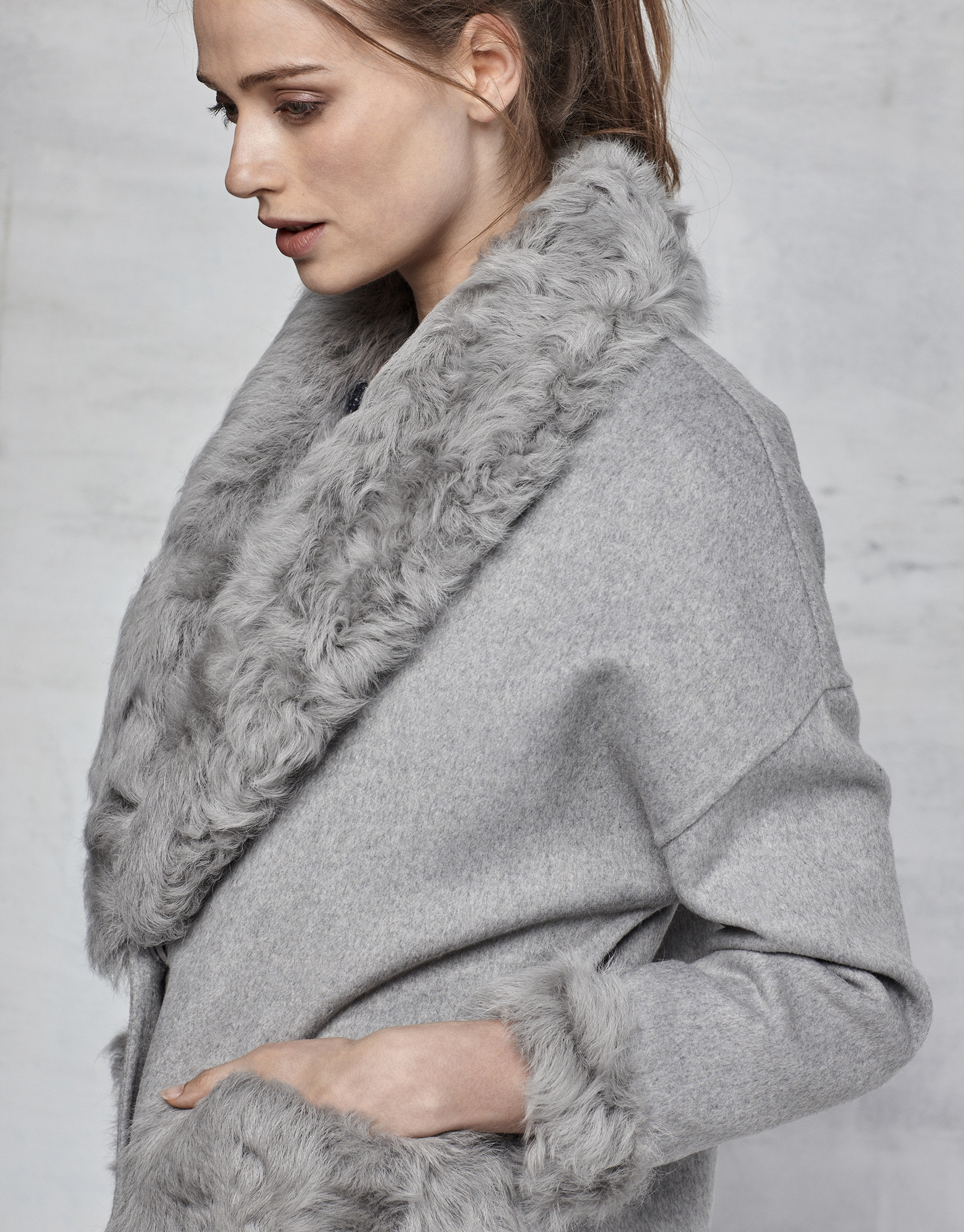 Gray double-faced three quarter jacket with fur collar