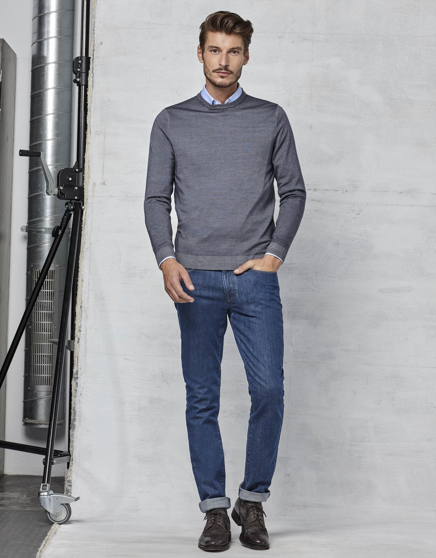 Gray dyed sweater with square collar