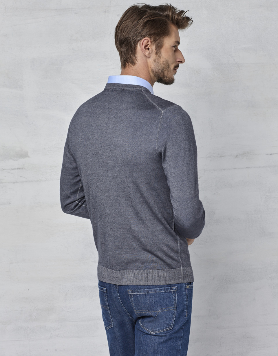 Gray dyed sweater with square collar