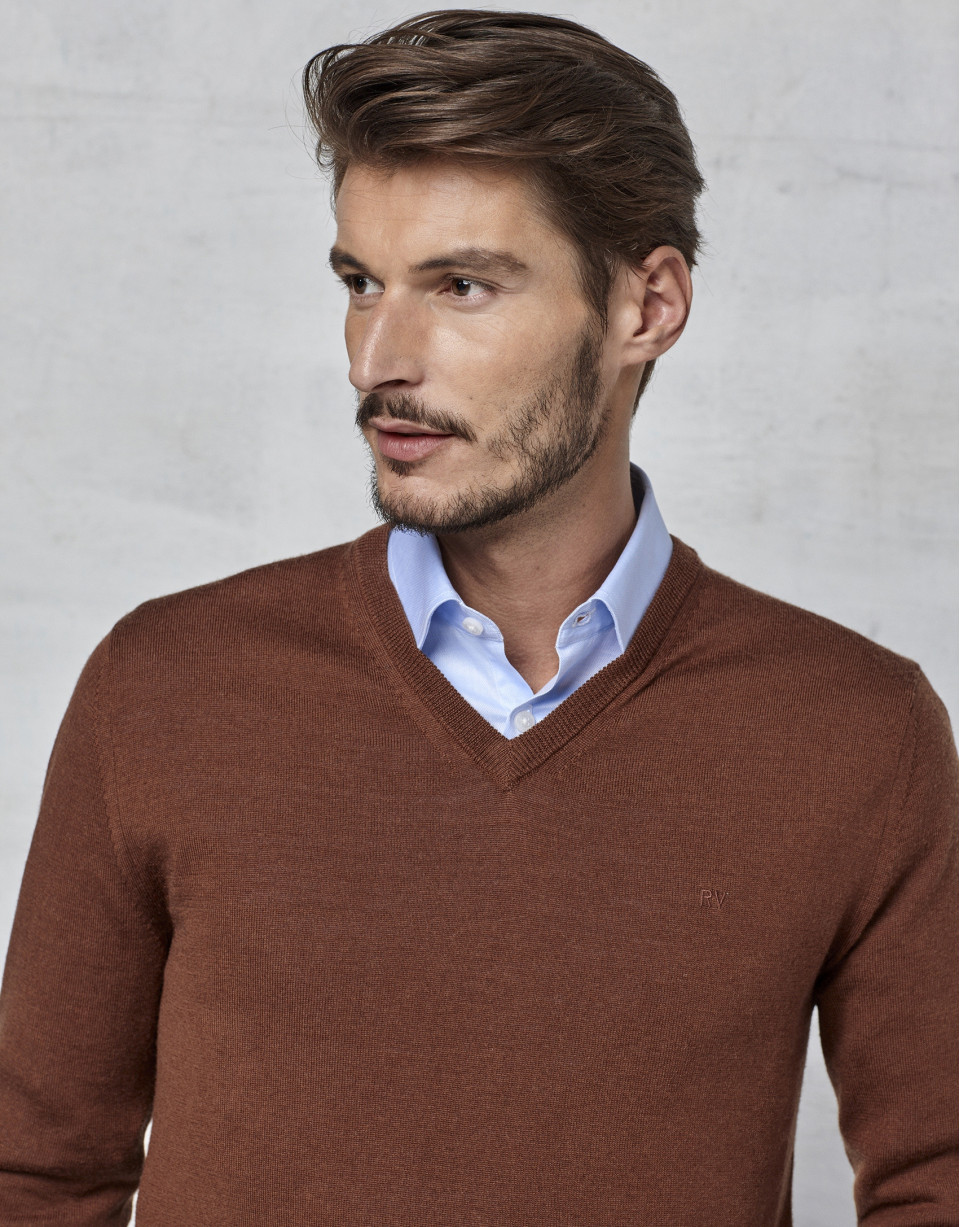 Brown wool sweater with V neck