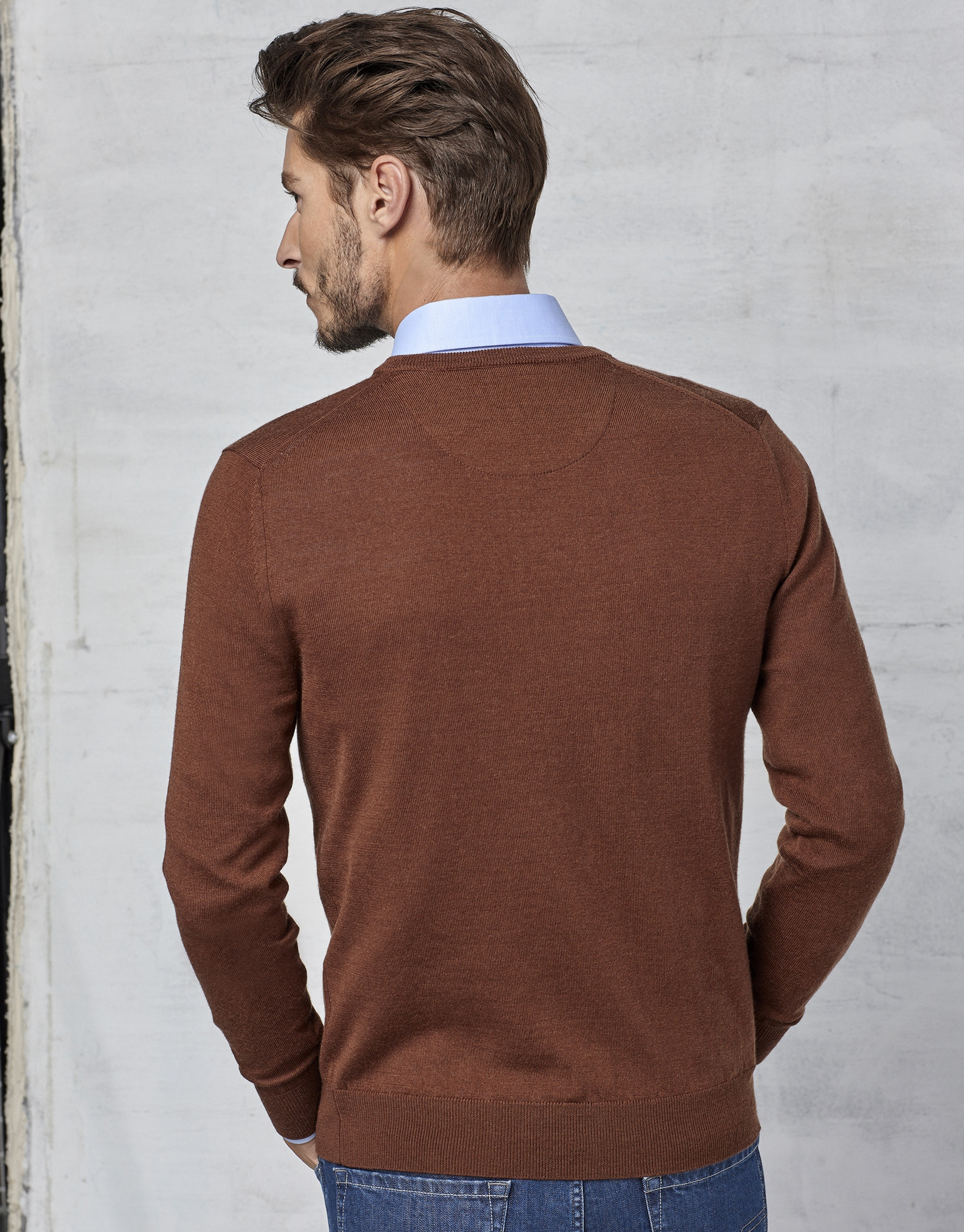 Brown wool sweater with V neck
