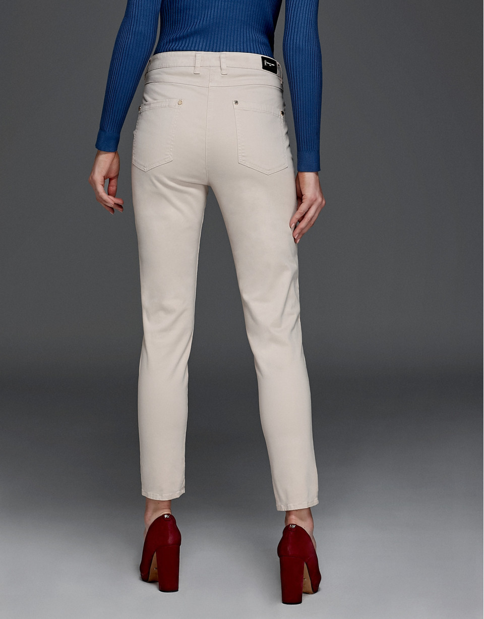 Pantalón sport marfil