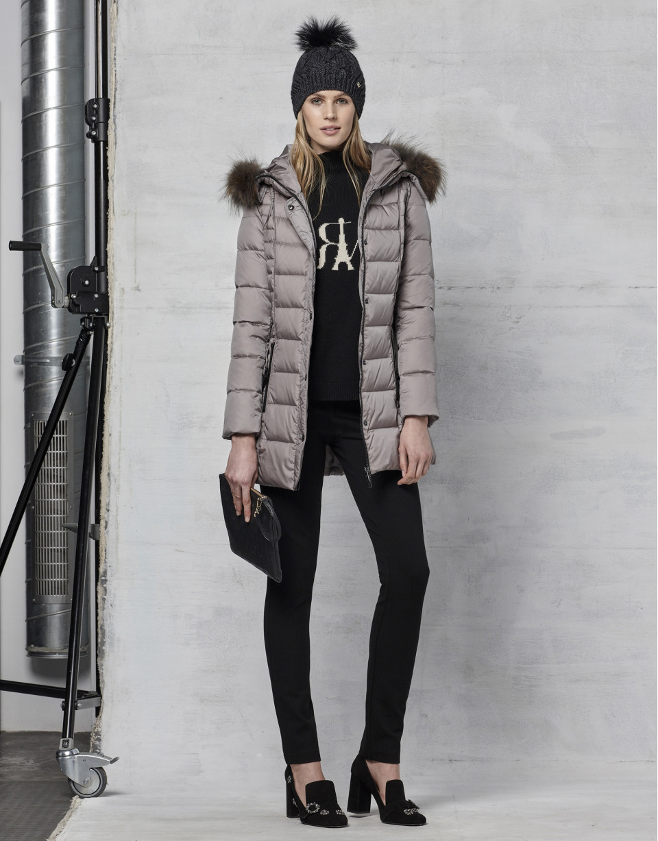 Long greyi ski jacket with leather