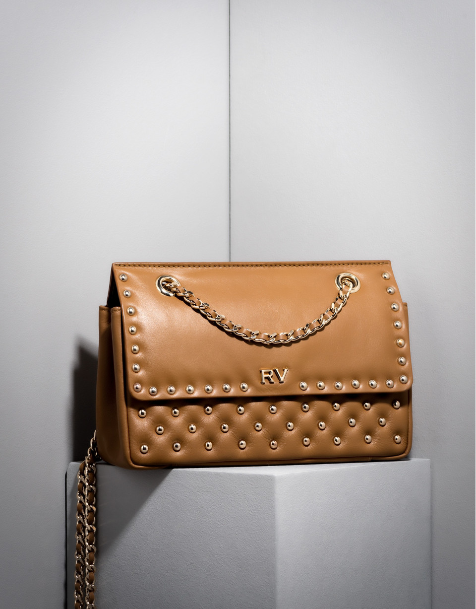 Bolso Ghauri beige con metálicas