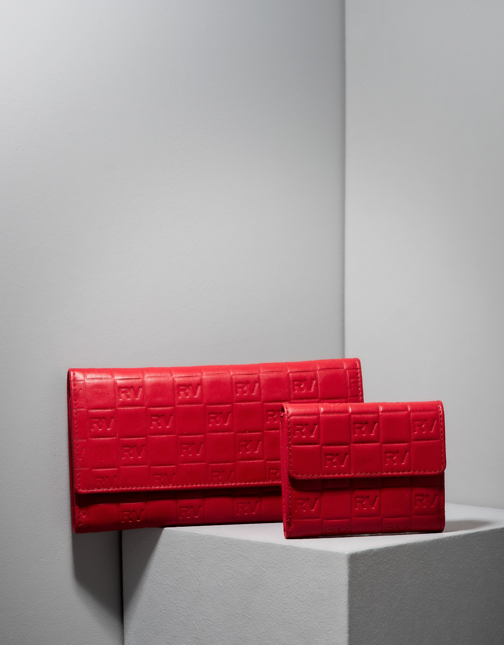 Small red tattoo leather billfold
