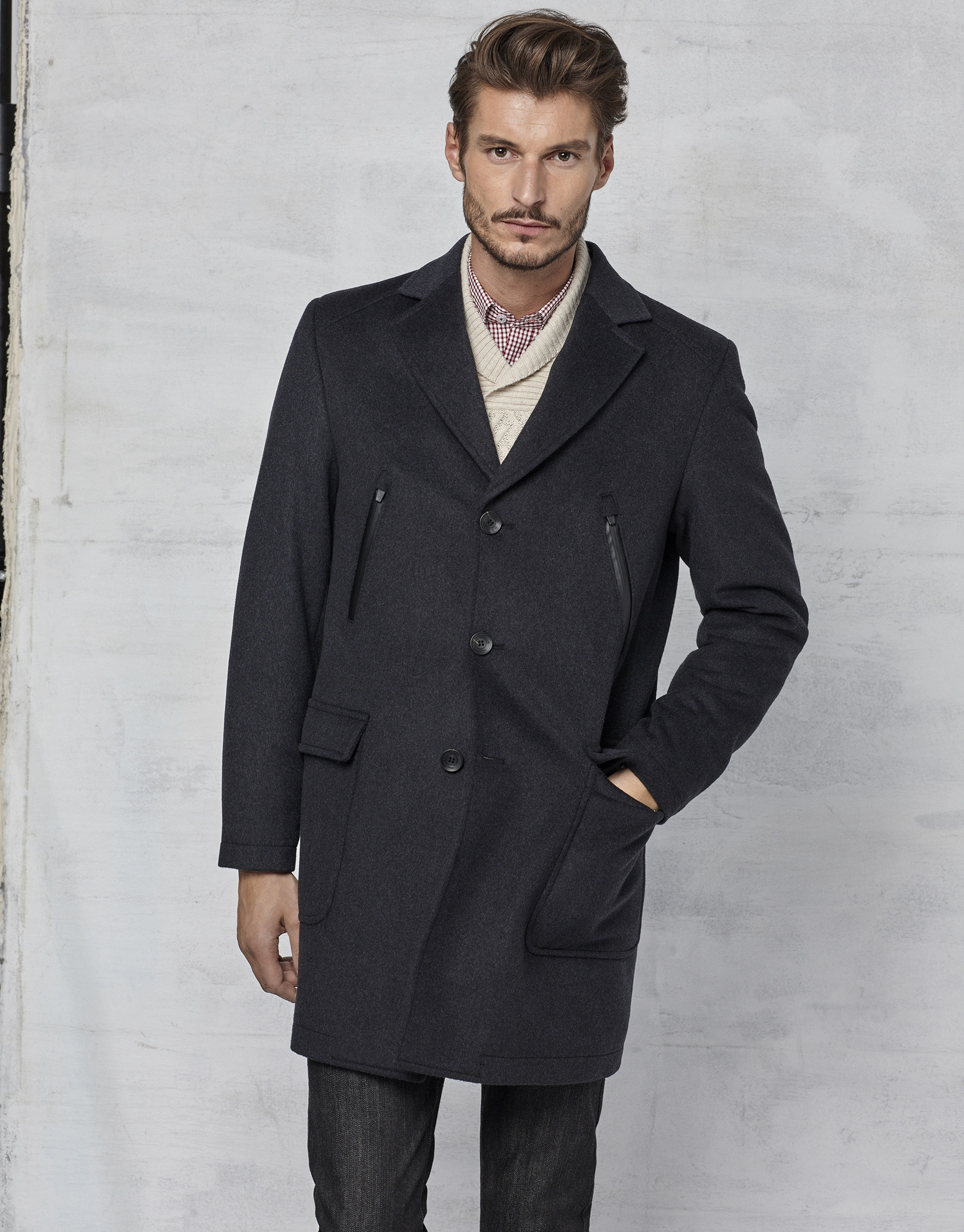 Abrigo con pechera y capucha desmontable gris oscuro