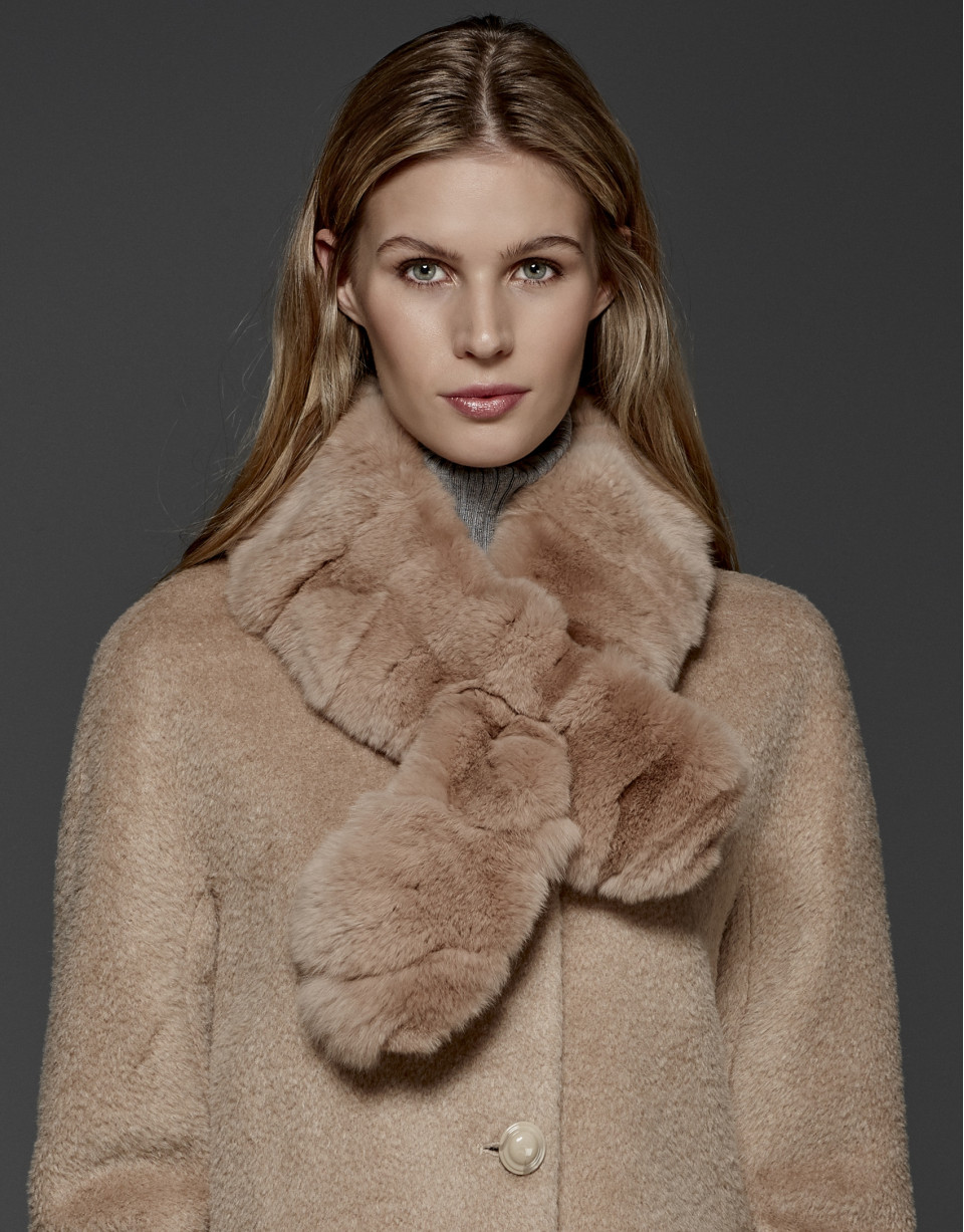 Abrigo retro cuello pelo beige