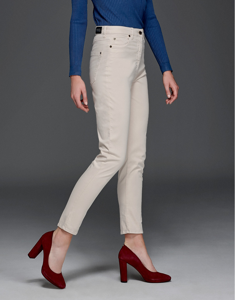 Pantalón sport marfil