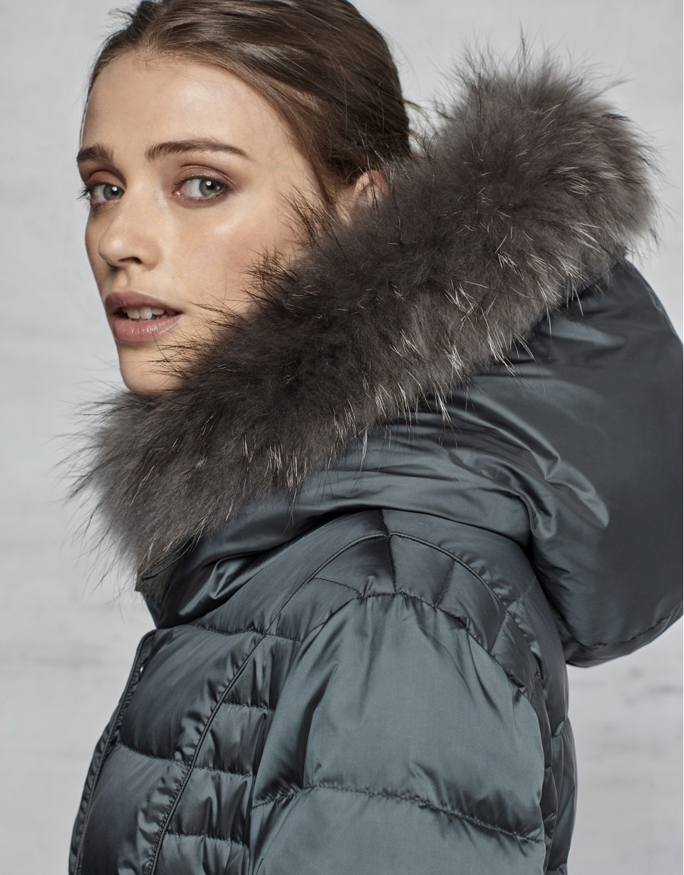 Long khaki ski jacket with leather