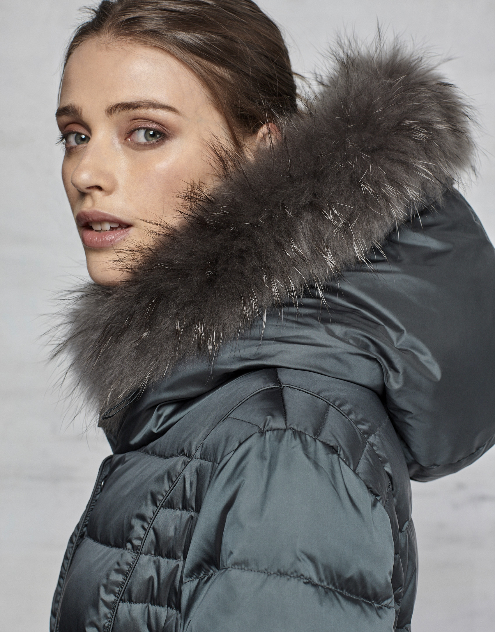 Long khaki ski jacket with leather